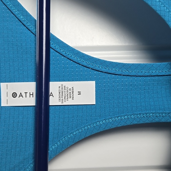 Athleta Navigate Tank  Size Medium and Large Color Pacific - Picture 4 of 8